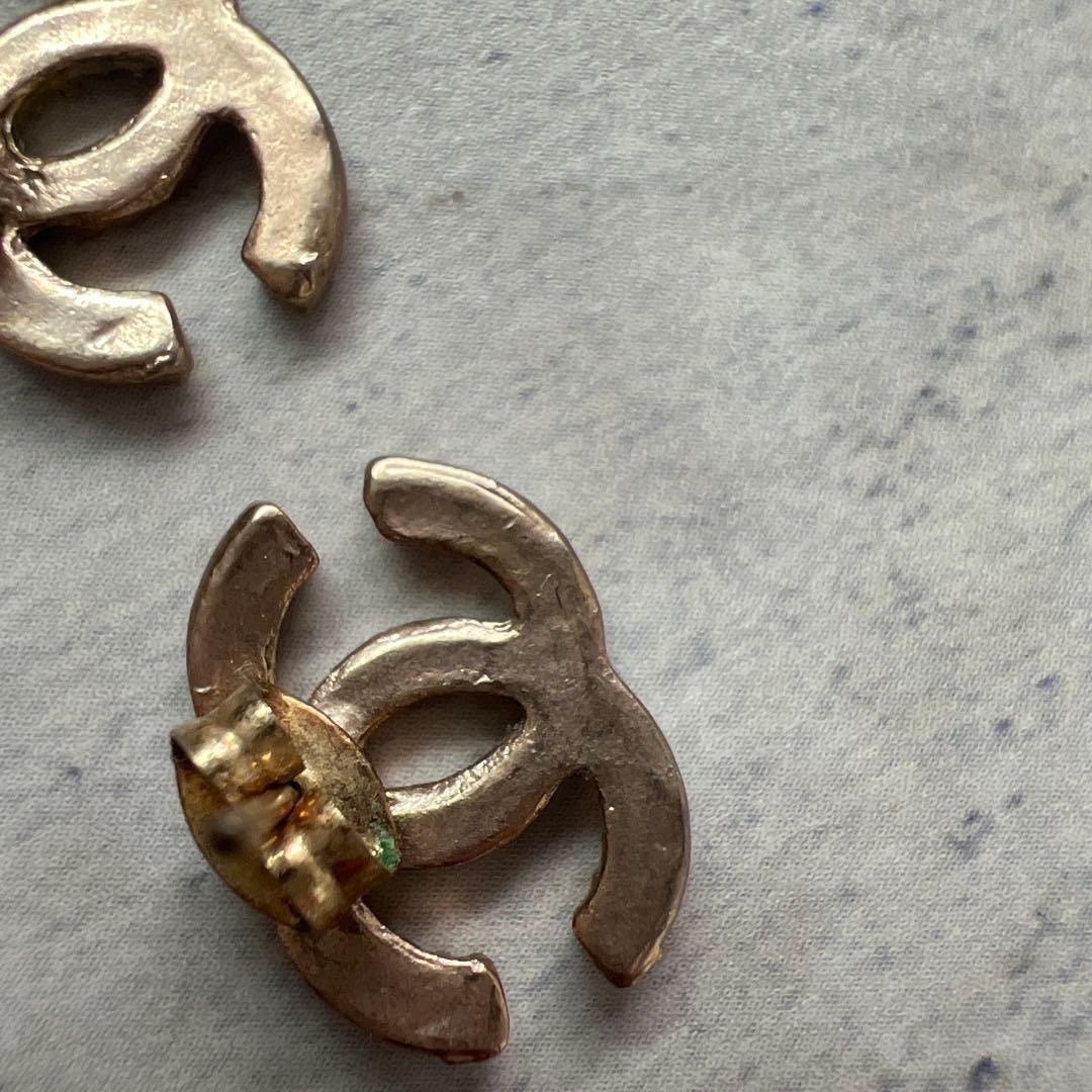 CHANEL シャネルゴールドスタッドピアス