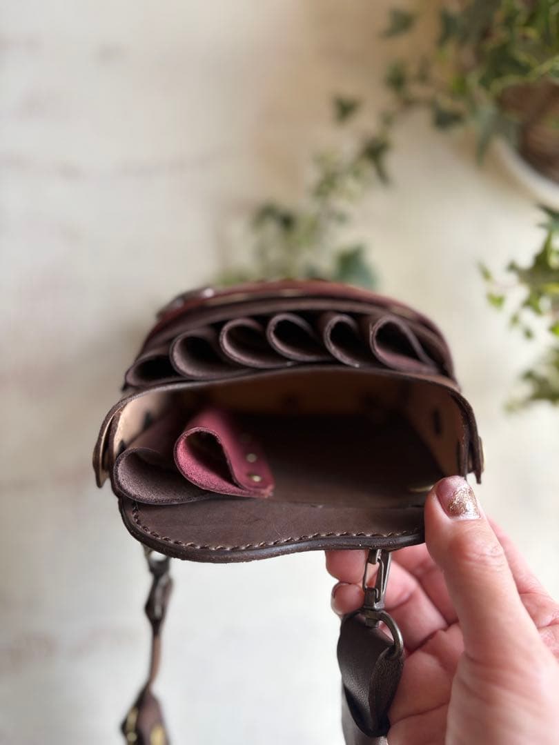 手染めブラウン、 ハラコダルメシアンの大容量シザーケース