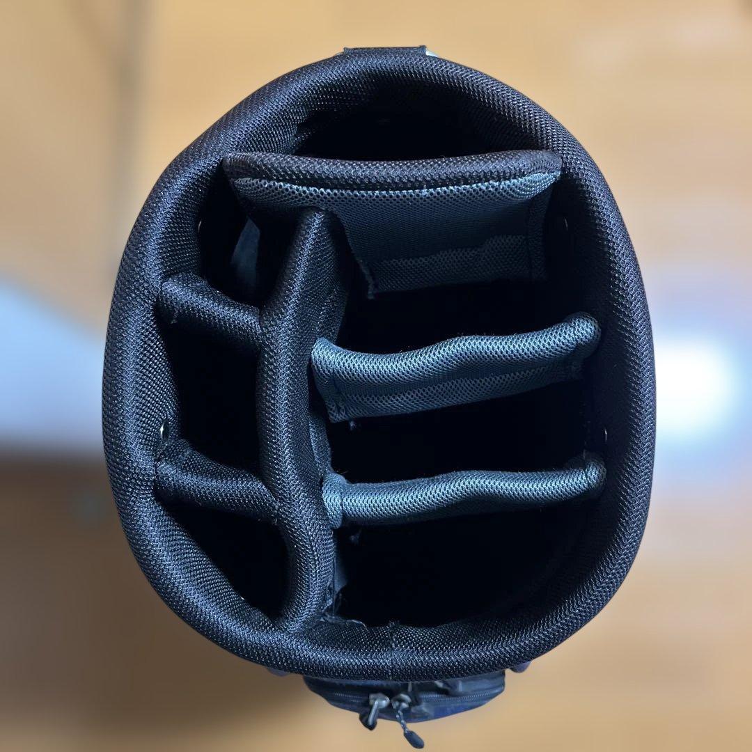 TaylorMade 軽量ゴルフバッグ ネイビー フード付き