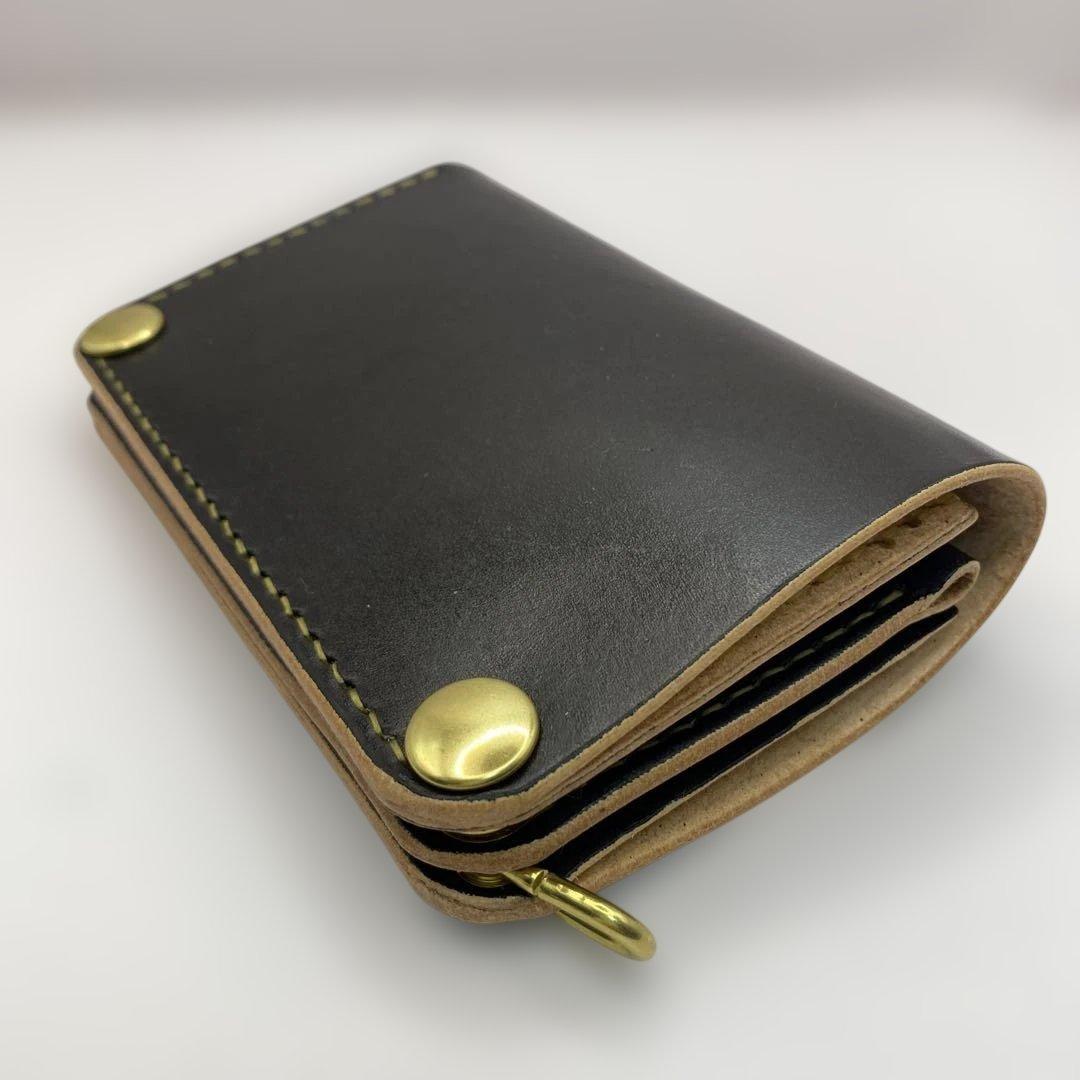 お札折らずに収納できる無骨な手染めミドルトラッカーウォレット BTW