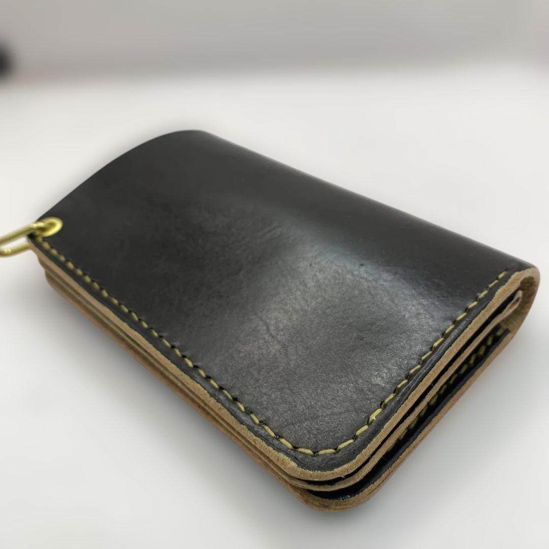 お札折らずに収納できる無骨な手染めミドルトラッカーウォレット BTW