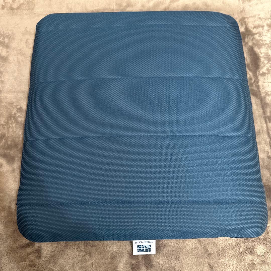 エアウィーヴ　座クッション ネイビー