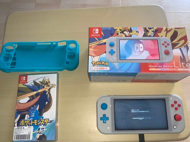 ニンテンドーSwitch light  ポケモンソードカセット