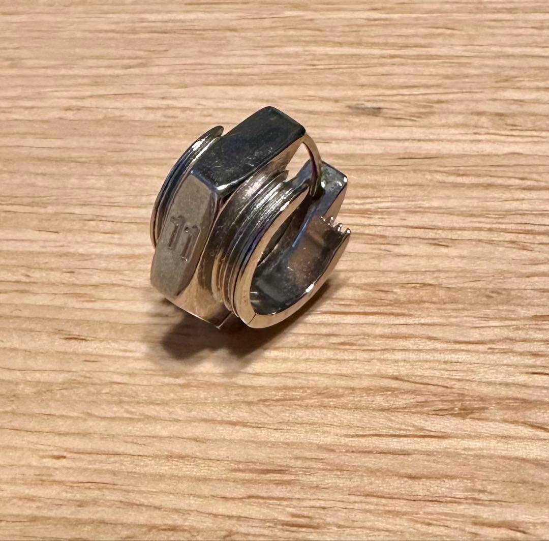 メゾンマルジェラ　ボルト&ナット　リジッドピアス