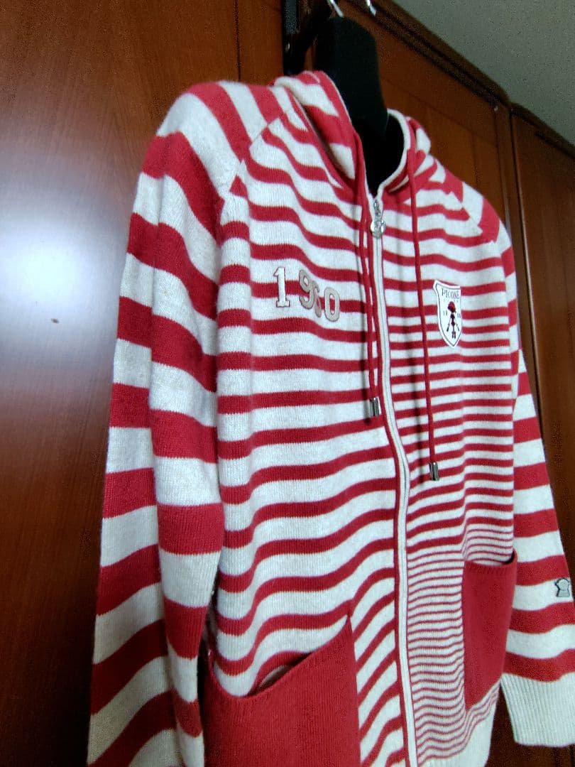 ピッコーネ赤と白のストライプ 前開き（ジッパー）フード付きセーター