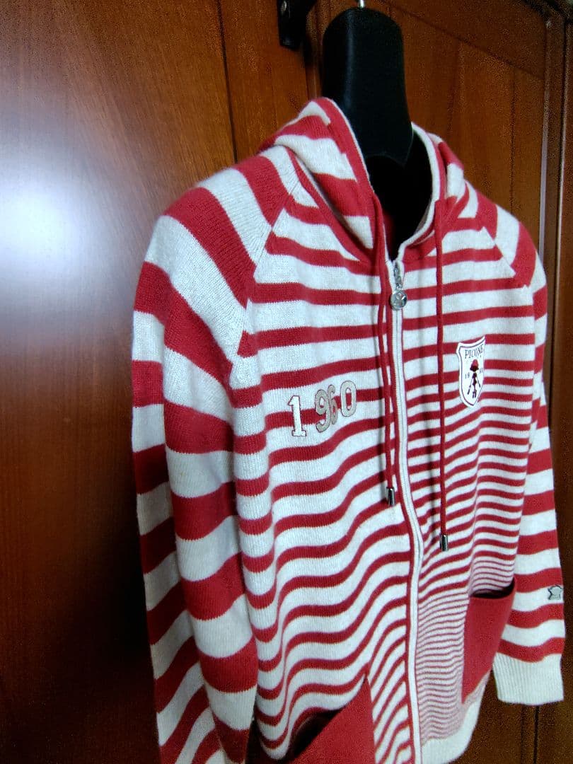 ピッコーネ赤と白のストライプ 前開き（ジッパー）フード付きセーター