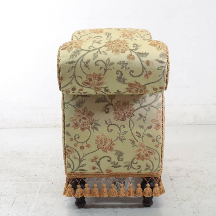 アメリカ製 クラシカル家具 肘付きスツール フリンジ付き 花柄生地 高級家具