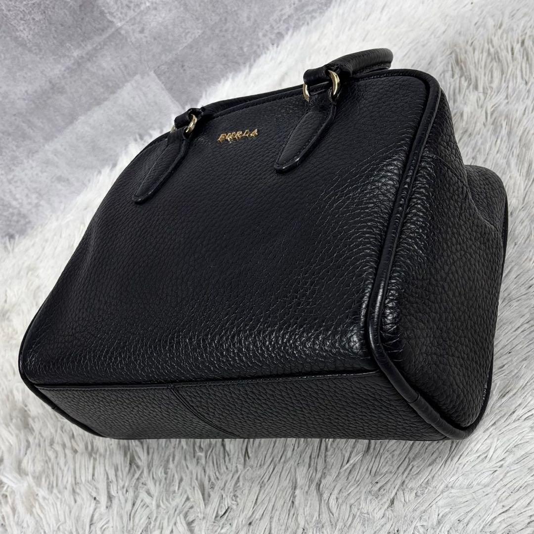 極美品 FURLA レザー トートバッグ シリ 肩掛け ロゴ金具 ファスナー 黒