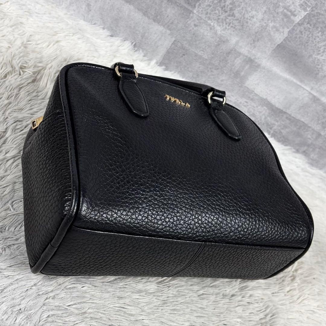 極美品 FURLA レザー トートバッグ シリ 肩掛け ロゴ金具 ファスナー 黒