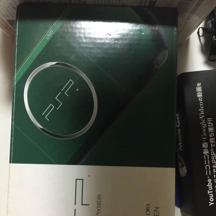 PSP3000とカセット13本とケース