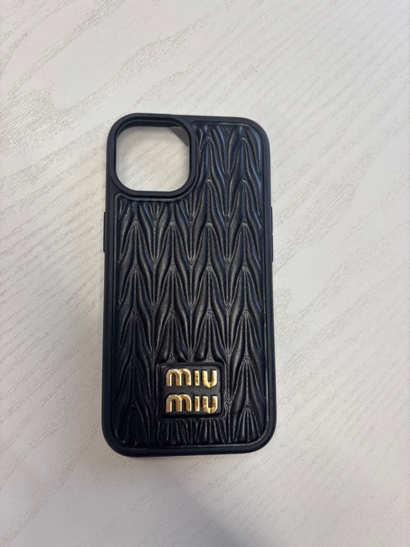 miumiu スマホケース　iPhone15