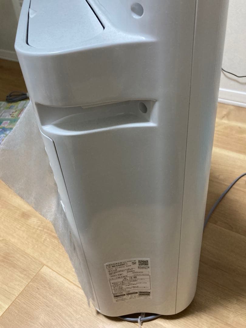シャープ　加湿空気清浄機　KC-P50-W