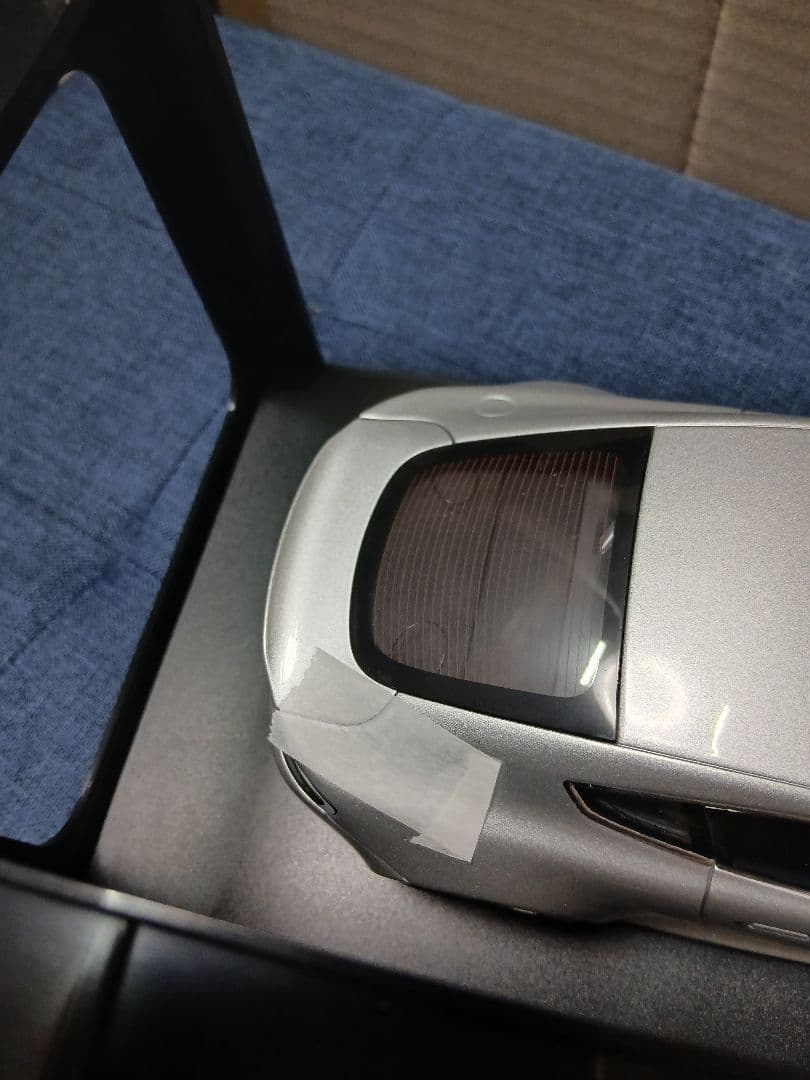 1/18 オートアート アストンマーチン V12 ヴァンテージ シルバー