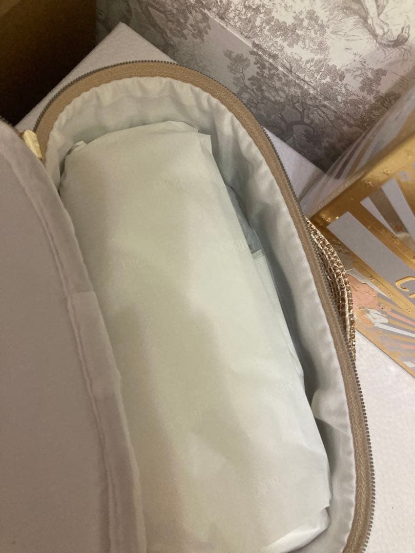 ディオール　ホリデー 2025 公式オンライン限定品