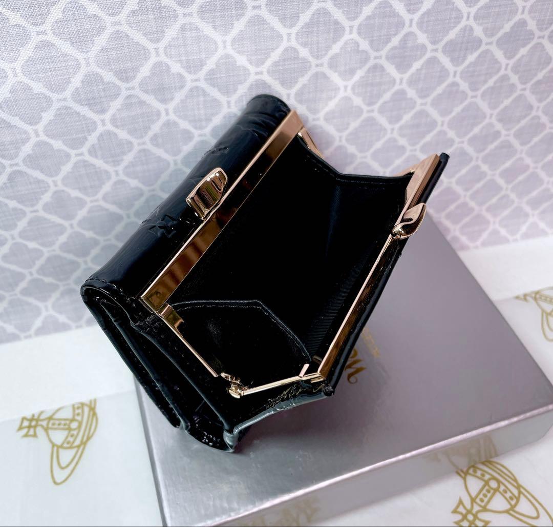 【大人気✨️ショッパー付】新品 Vivienne Westwoodエナメル 黒