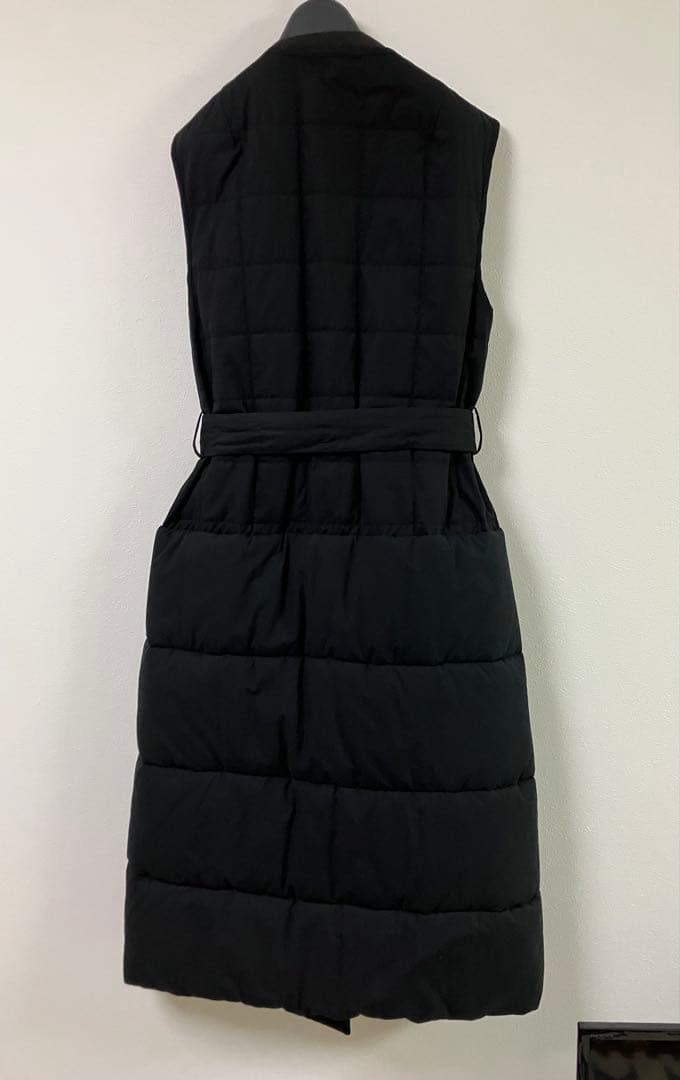 ドリスヴァンノッテン★黒のベルト付きダウンベスト　ジレ　アウター