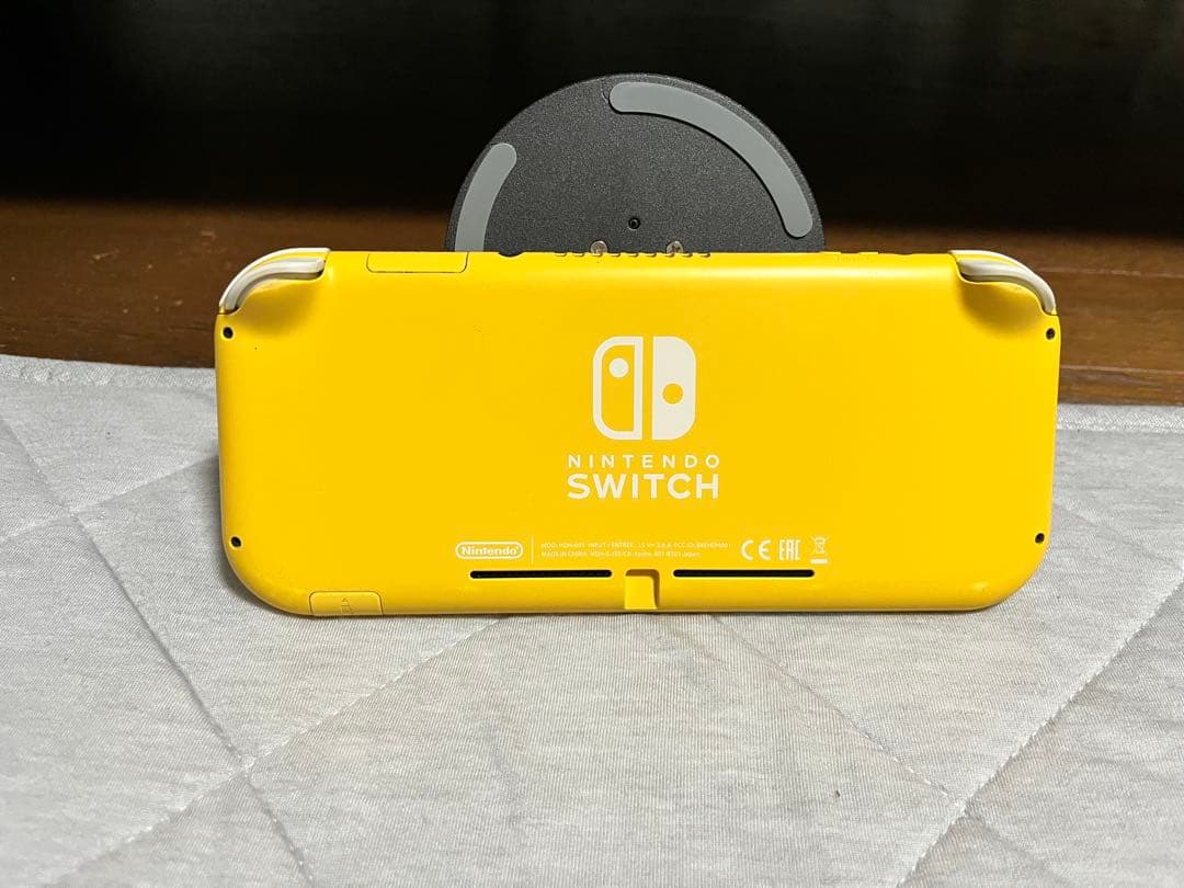 任天堂Switch Lite イエロー　2020年製 ⭐️即購入歓迎⭐️　値下げ不可