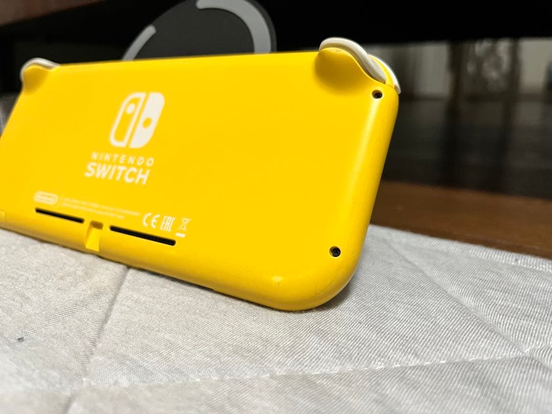 任天堂Switch Lite イエロー　2020年製 ⭐️即購入歓迎⭐️　値下げ不可