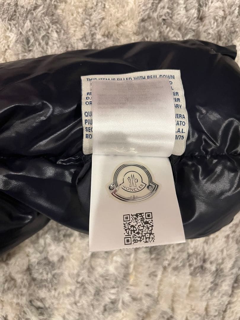 Moncler ネイビー ダウンマフラー　モンクレール