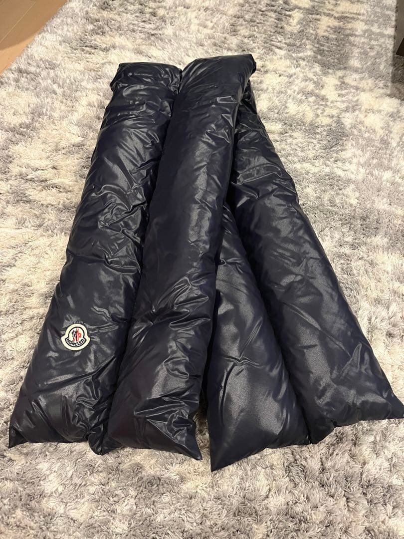 Moncler ネイビー ダウンマフラー　モンクレール