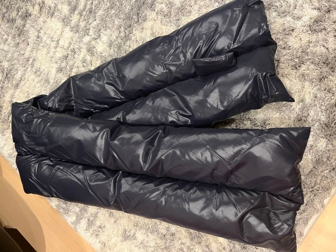 Moncler ネイビー ダウンマフラー　モンクレール