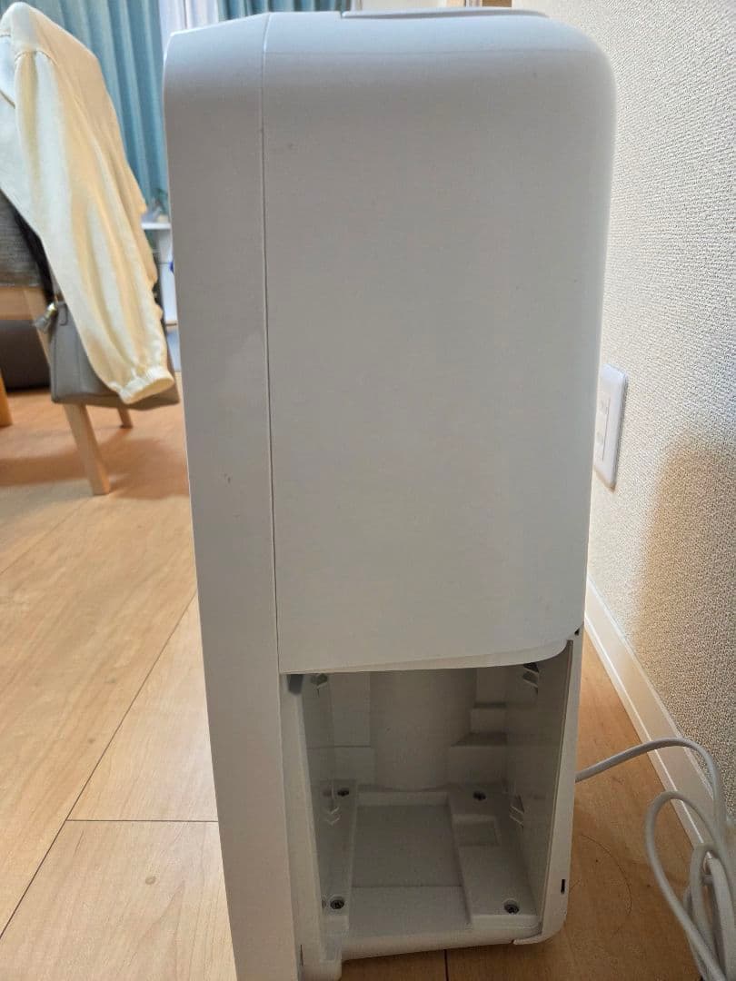 シャープ除湿機7.1Lプラズマクラスター 8畳 2020年　CV-L71-W