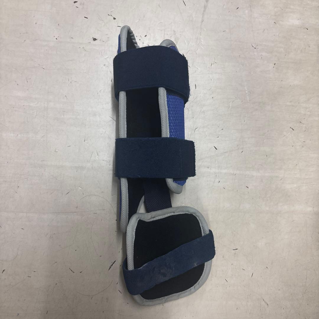 ミズノプロ　フットガード　左打者用