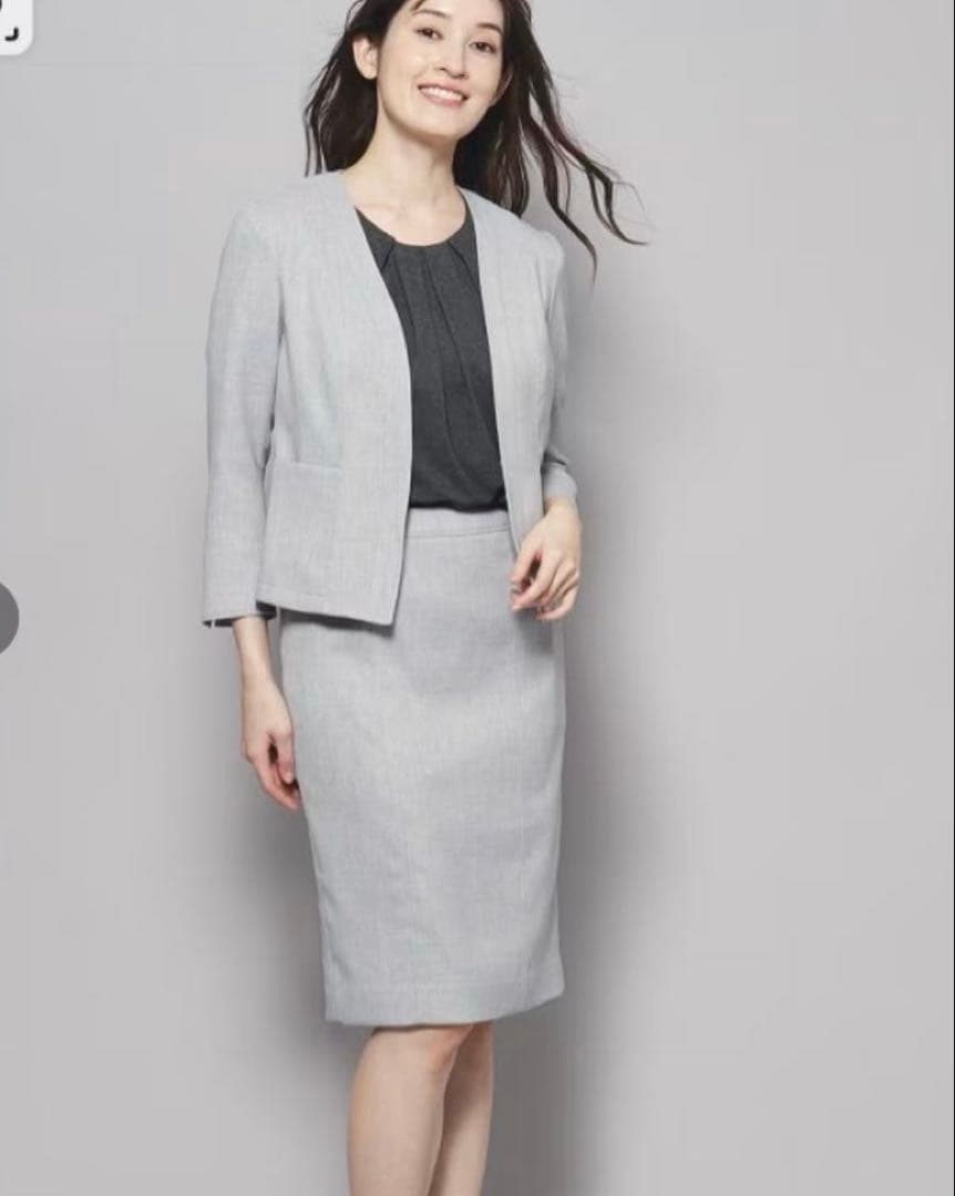 新品　クードシャンス　ノーカラーJKスーツ　36 ライトグレー