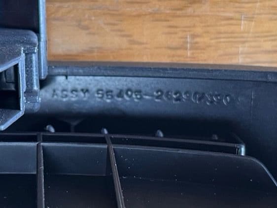 トヨタ ハイエース 200系 純正オーディオパネル