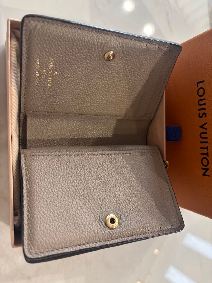 LOUIS VUITTON 財布