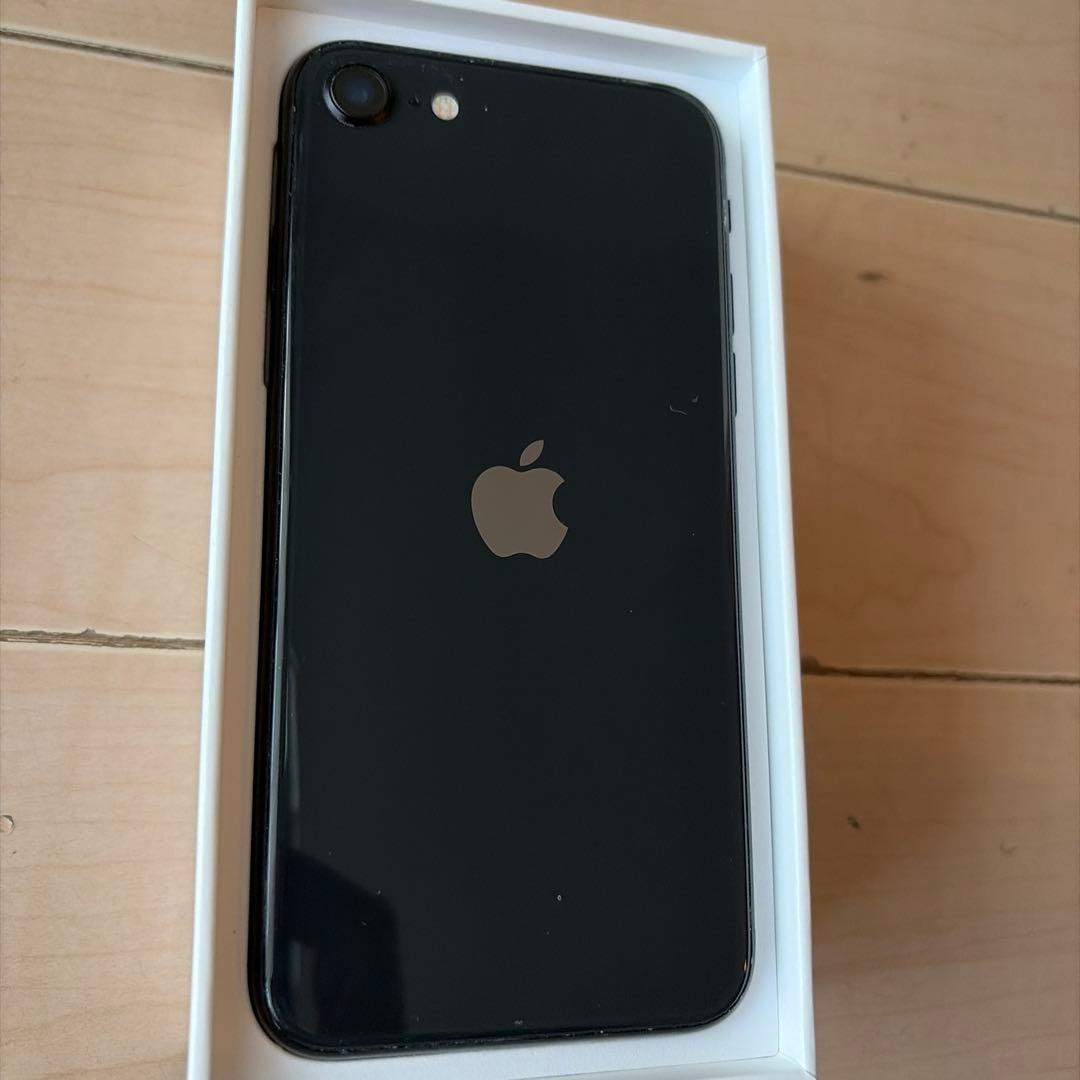 iPhone SE 2　第2世代　Apple スマホ 256GB アップル