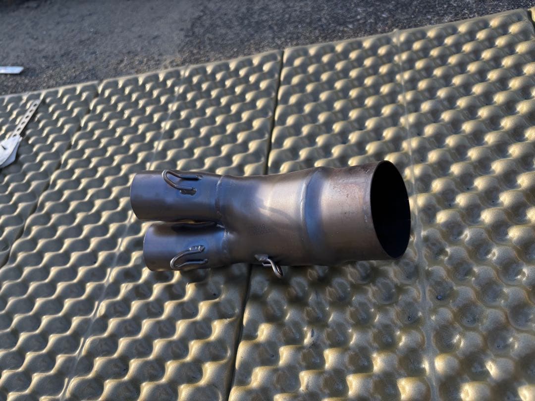 テルミニョーニ マフラー　xsr900、mt09