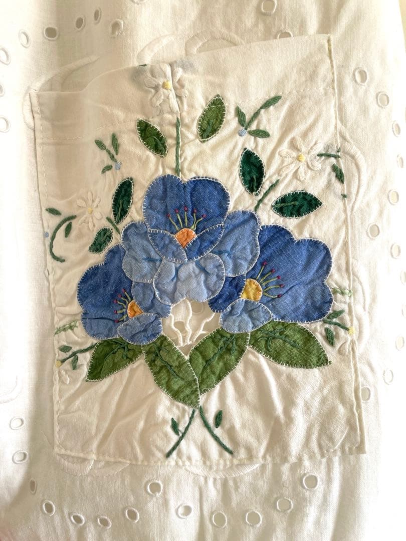 ヴンテージクロスリメイクパンツ　バテンレース 総裏地付き　　青い花刺繍