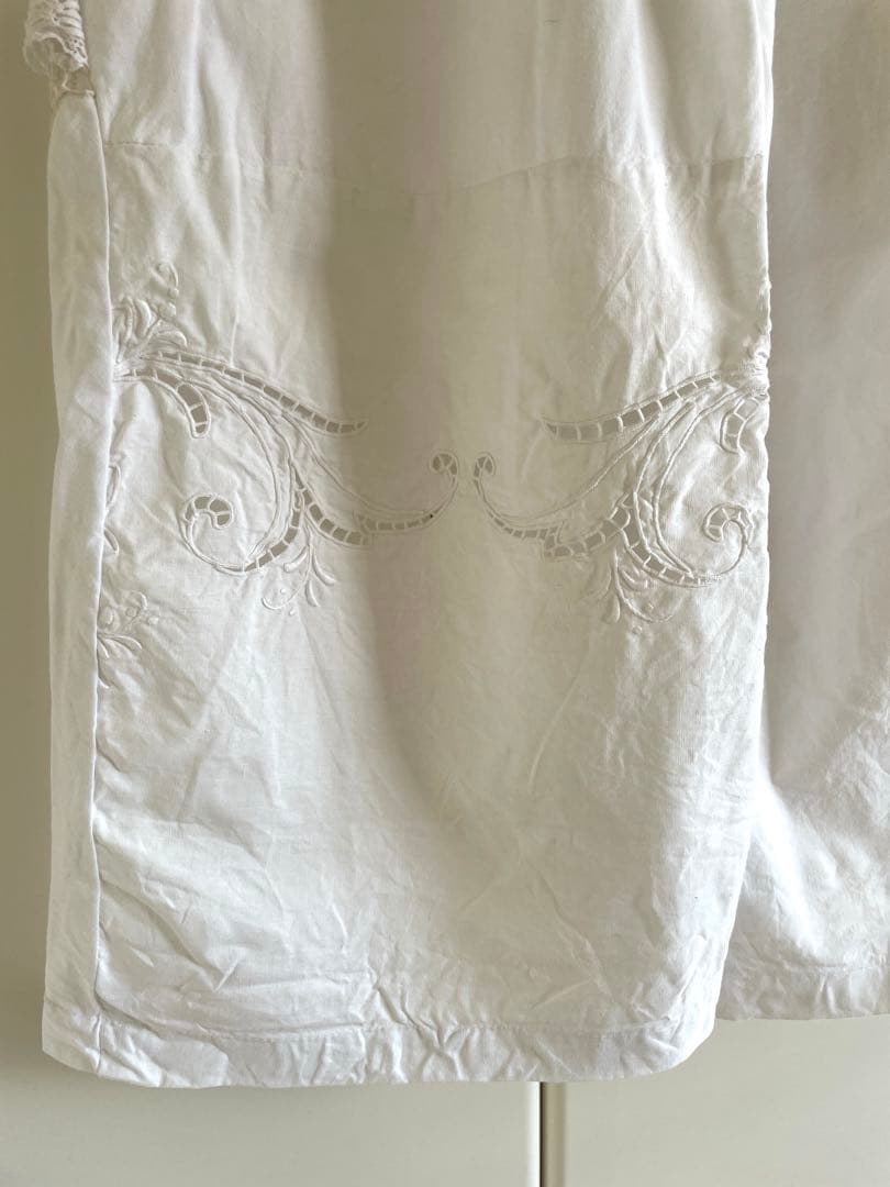 ヴンテージクロスリメイクパンツ　バテンレース 総裏地付き　　青い花刺繍