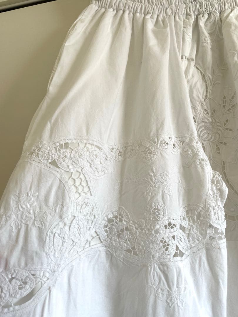 ヴンテージクロスリメイクパンツ　バテンレース 総裏地付き　　青い花刺繍