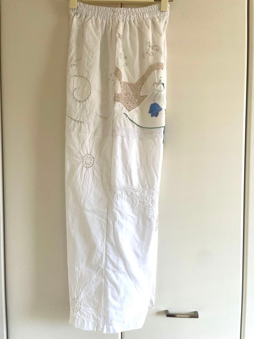 ヴンテージクロスリメイクパンツ　バテンレース 総裏地付き　　青い花刺繍