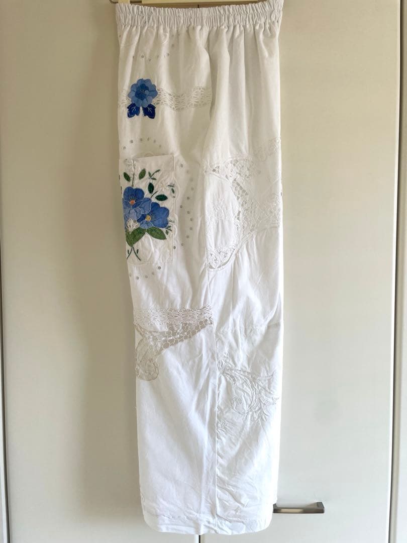 ヴンテージクロスリメイクパンツ　バテンレース 総裏地付き　　青い花刺繍