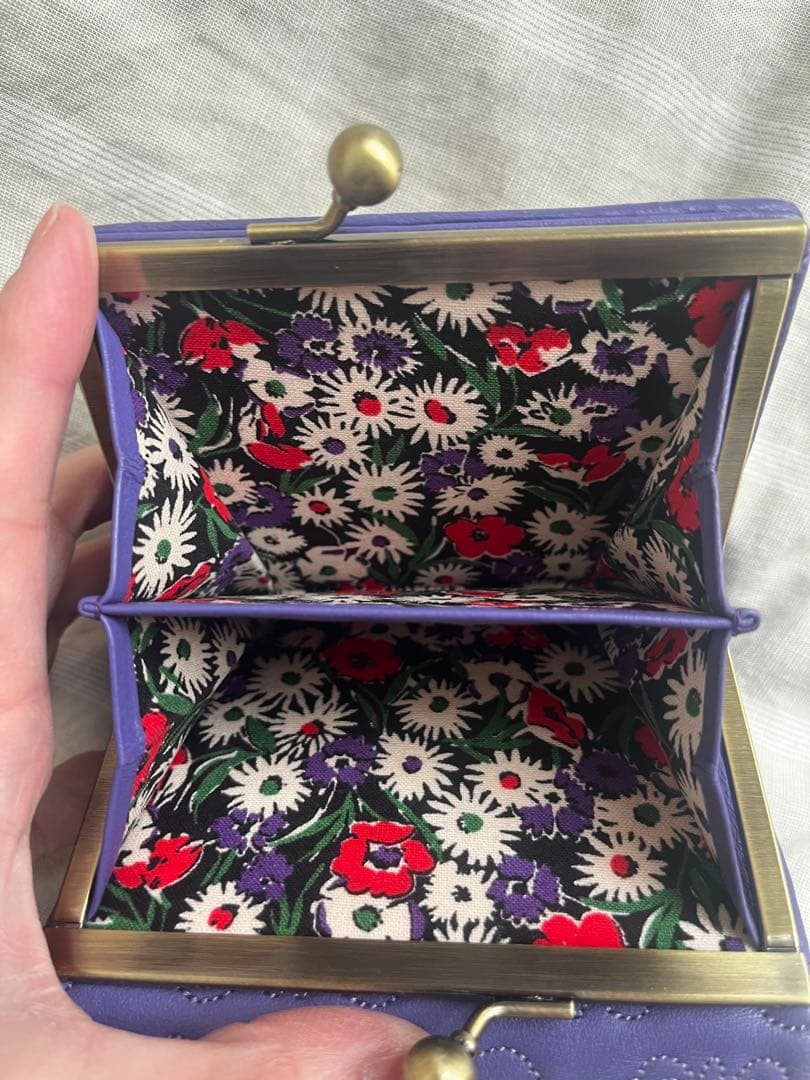 《美品》アナスイ ANNA SUI がま口 チェイス 口金 折り 財布 本革