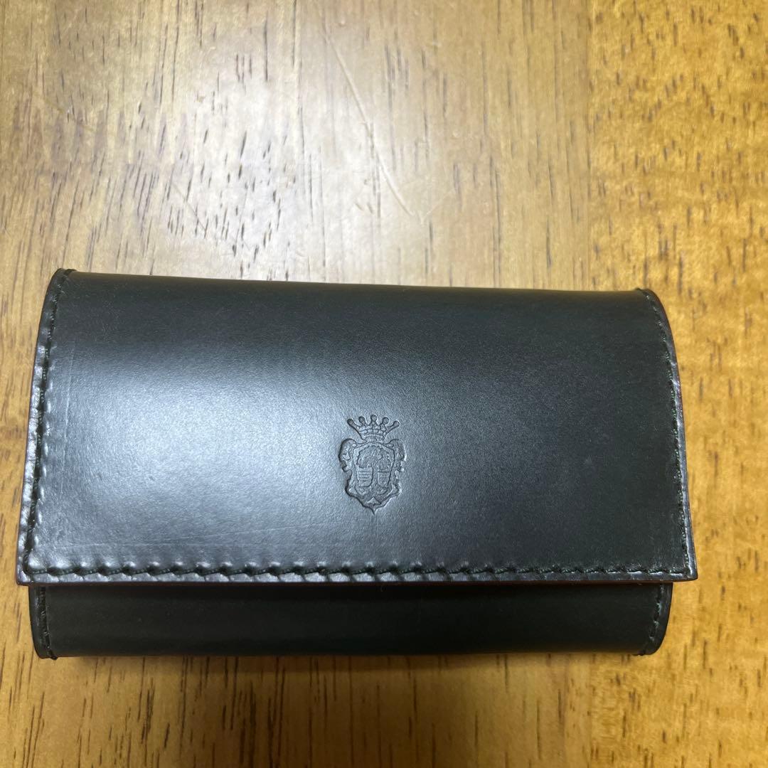 新品未使用　フェリージレザーキーケース　レザーストラップ、ショッパーとリボン付き