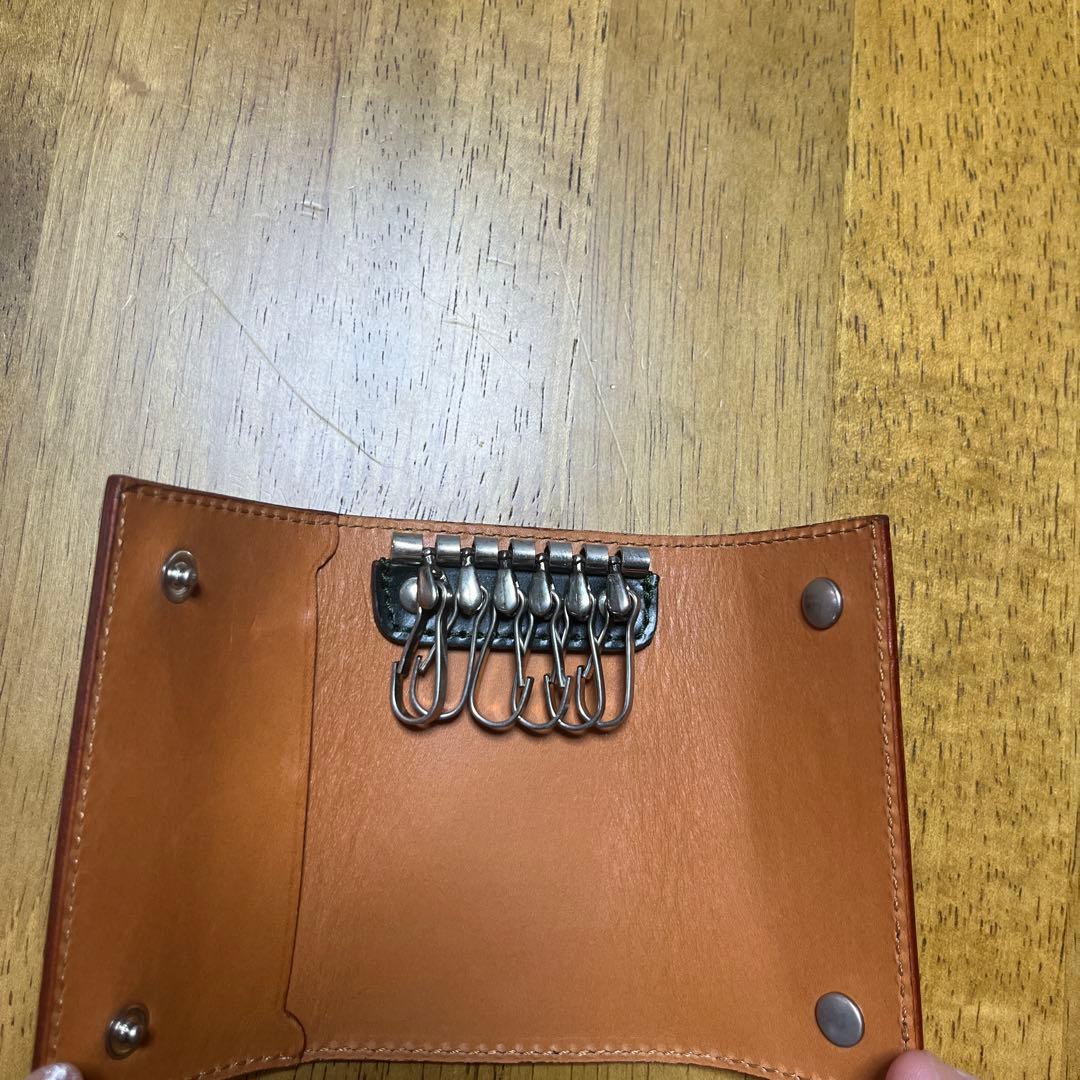 新品未使用　フェリージレザーキーケース　レザーストラップ、ショッパーとリボン付き