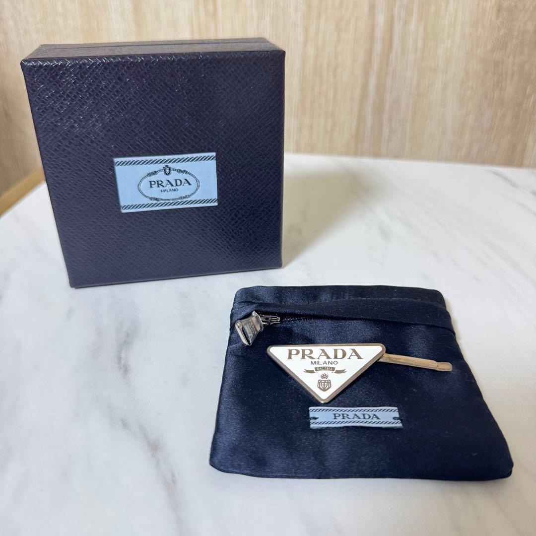 国内正規品 ＊ PRADA トライアングル ヘアピン メタルヘアクリップ