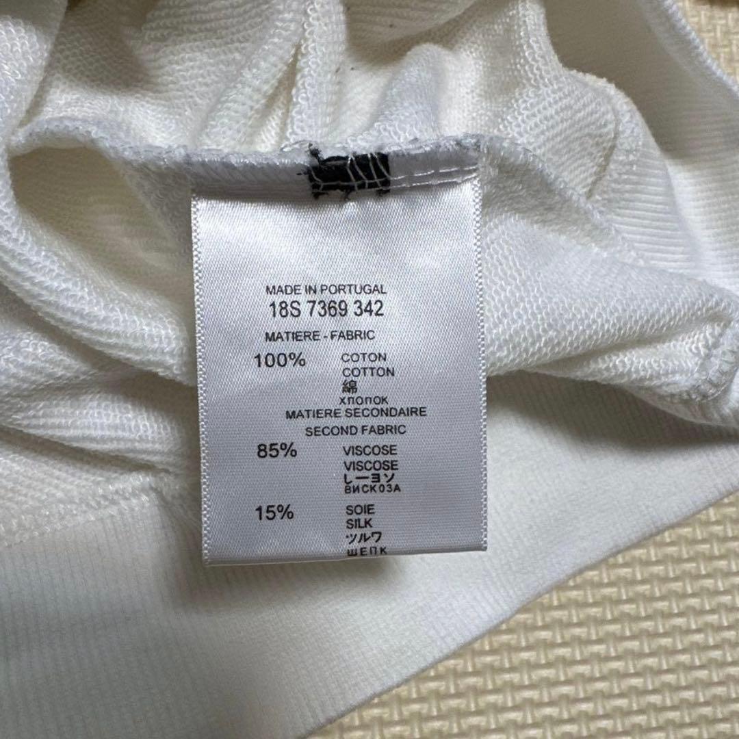 ホワイトパーカー　ロゴ入り　フーディー　フード付き