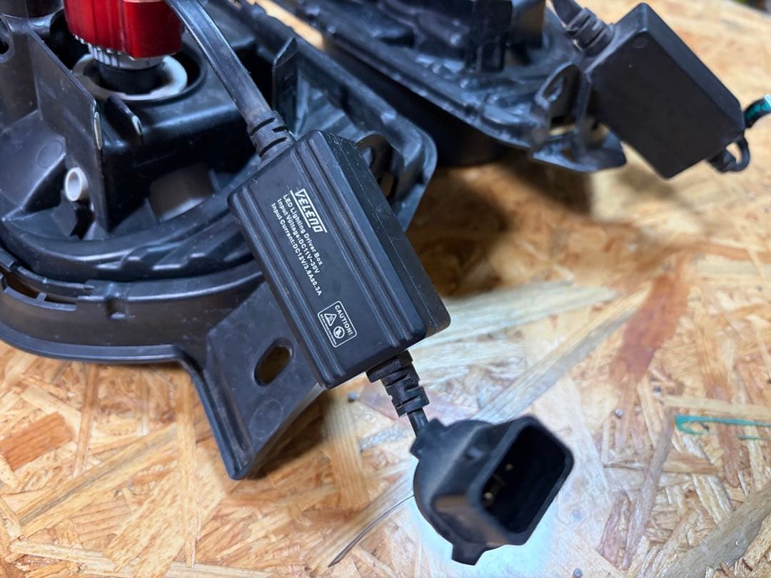 中古ハイエース6型フォグランプユニット＆VELENO LEDイエローバルブ付き！