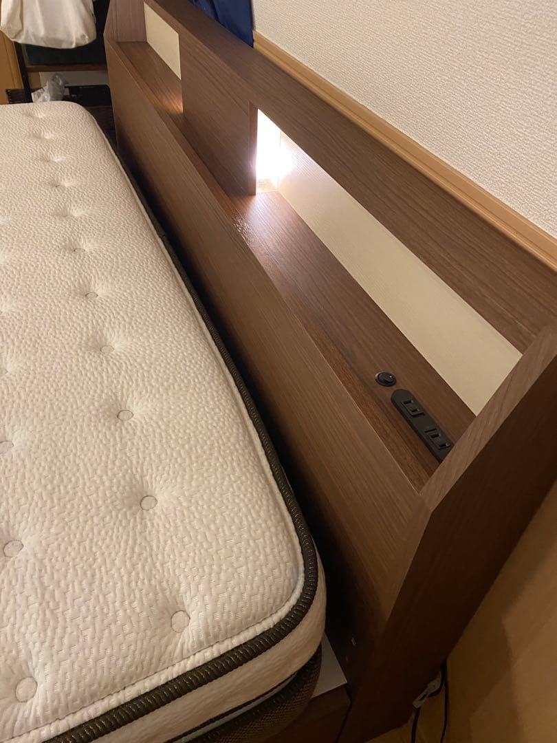 6/19日までの出品　ニトリ　クイーンベッドフレームセット　おまけ付き