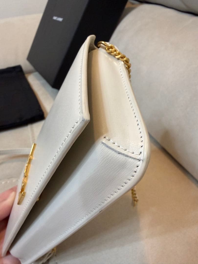 サンローラン YSL カサンドラ フォンホルダー 白