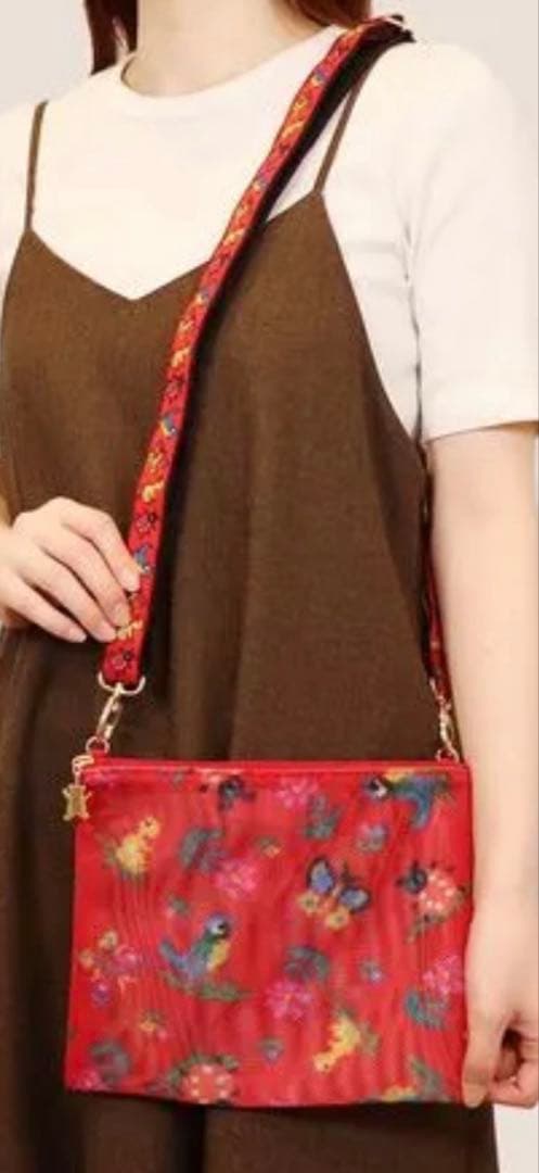 フェイラーハイジ黒ストラップと赤ポーチセットお値下げ