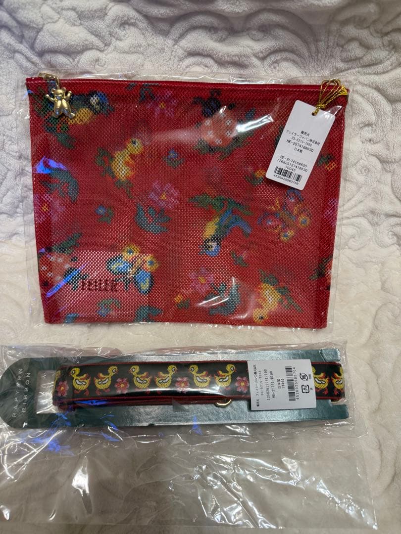 フェイラーハイジ黒ストラップと赤ポーチセットお値下げ