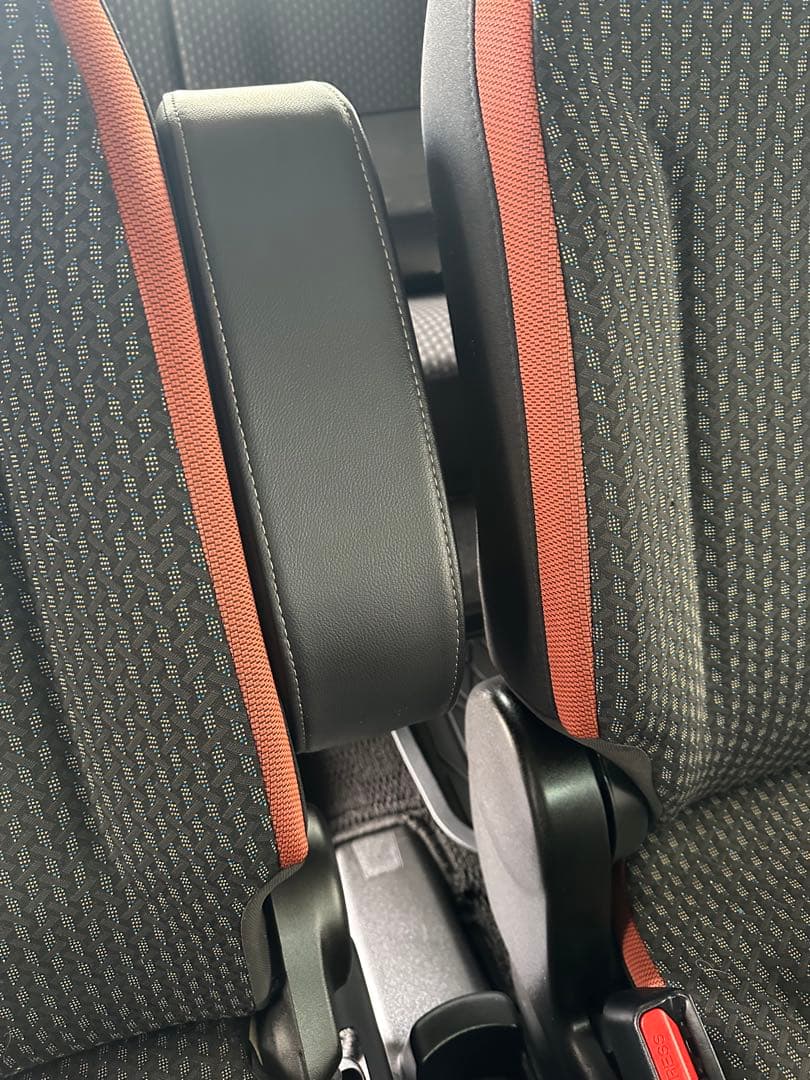 スズキ純正　オプション　レザー　アームレスト　ハスラー　MR52S MR92S