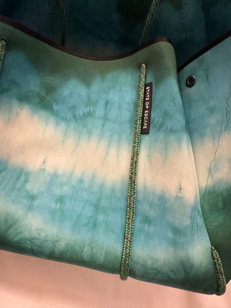 State of escape × Taina Larot escape トート