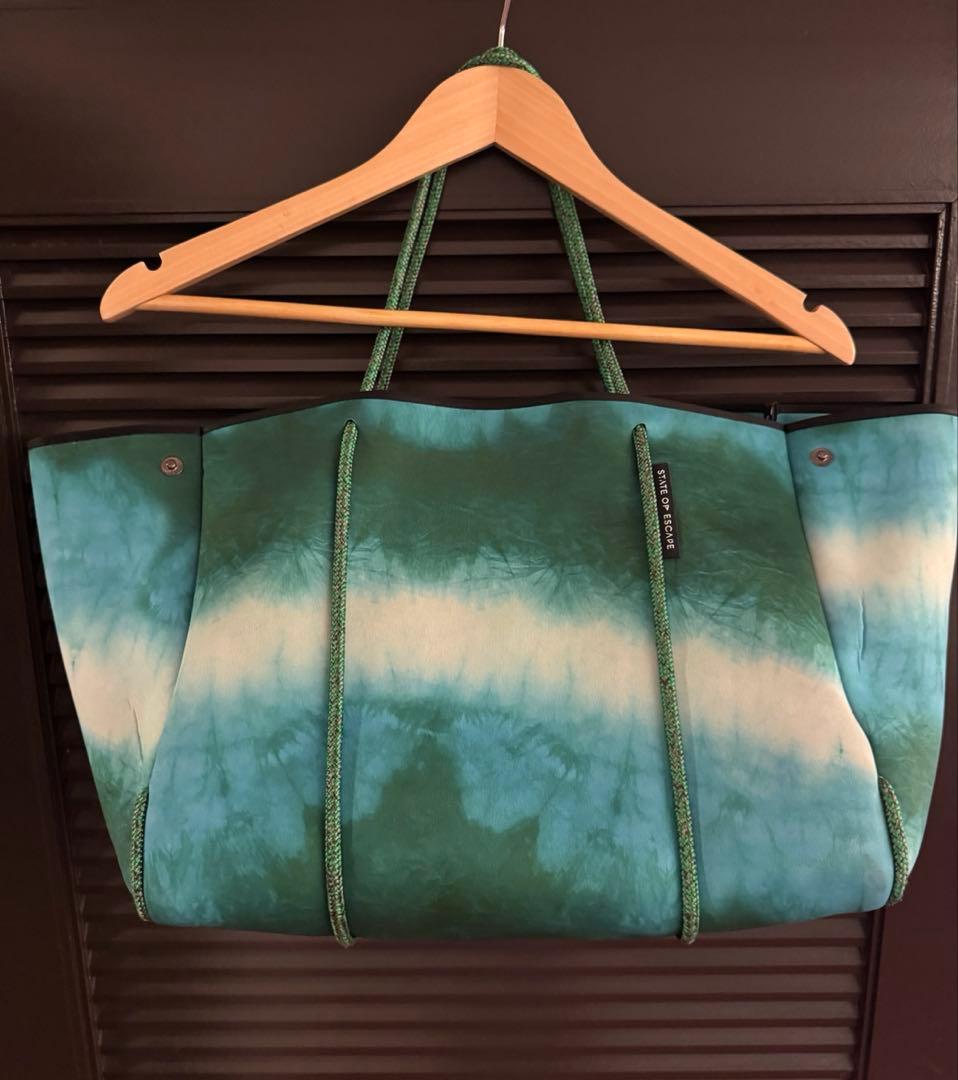 State of escape × Taina Larot escape トート